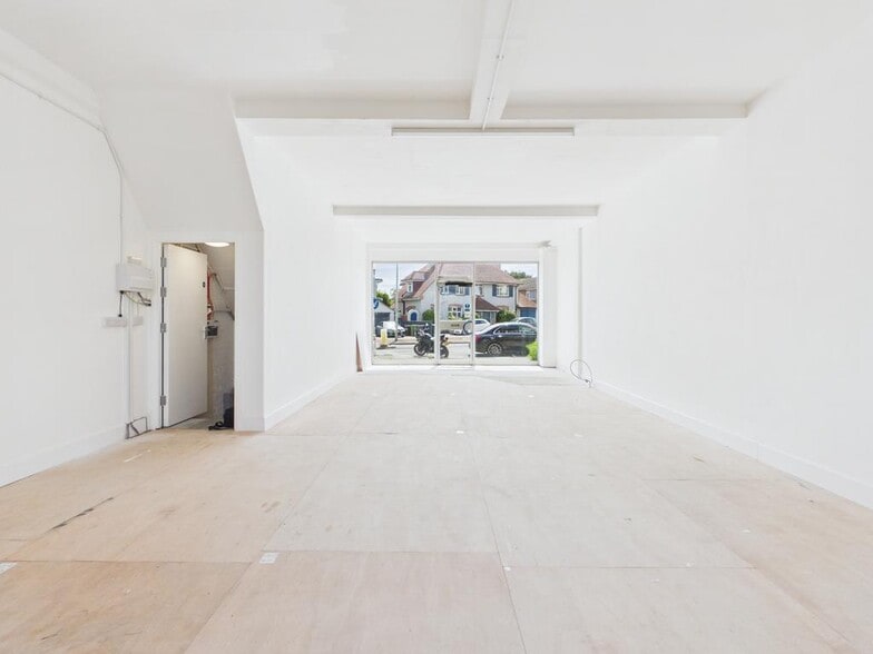 Collington Av, Bexhill On Sea to rent - Building Photo - Image 3 of 17