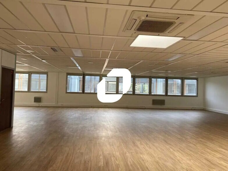 27-41 Boulevard Louise Michel, Gennevilliers to rent - Interior Photo - Image 3 of 17