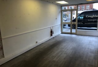 42 The Broadway, Epsom to rent Interior Photo- Image 2 of 3