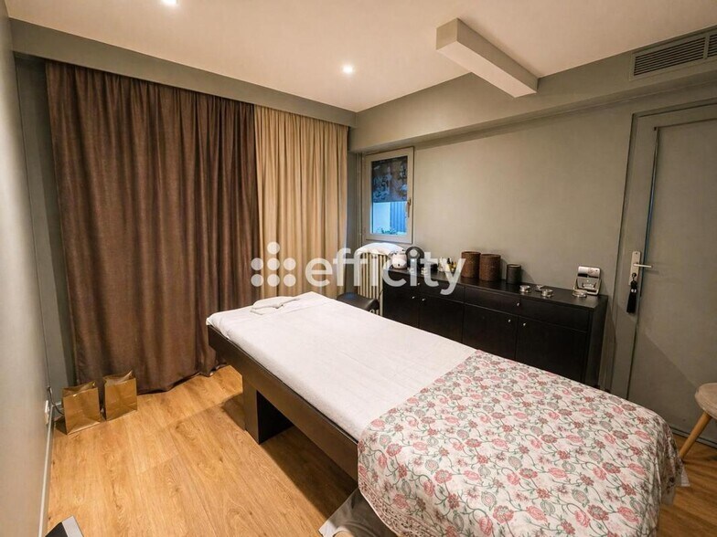 Office in Versailles to rent - Interior Photo - Image 3 of 9