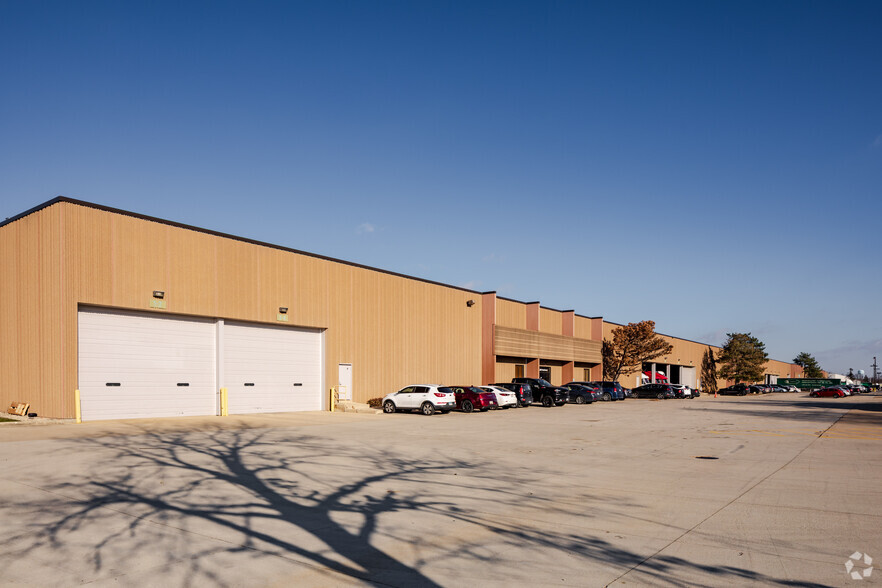 1801 Hawthorne Ln, West Chicago, IL for rent - Building Photo - Image 1 of 4