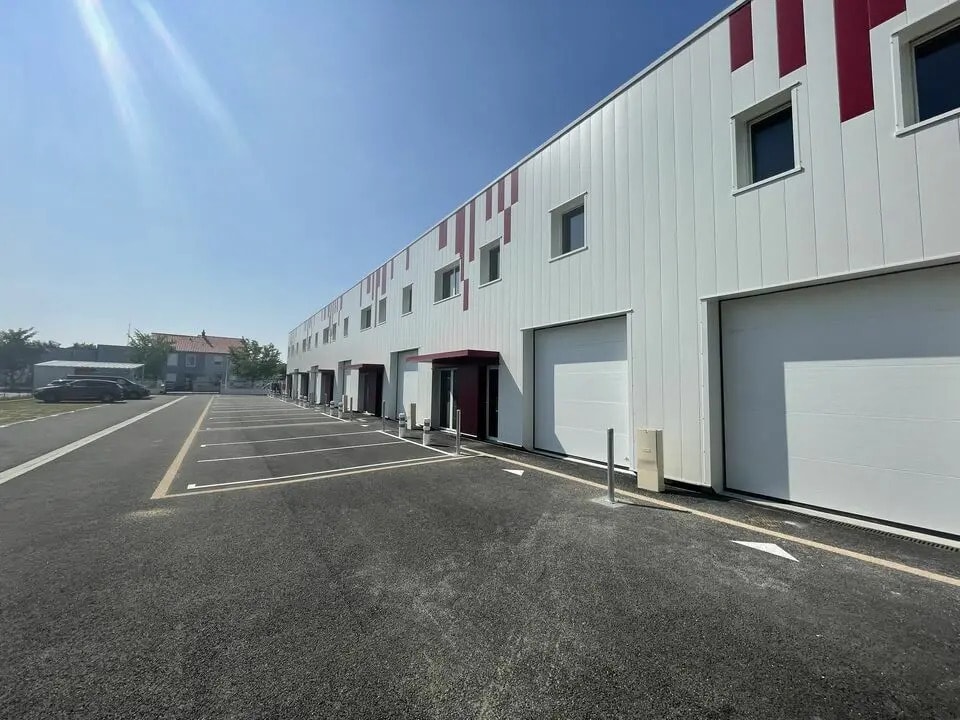Vente Entrepôt 94 m² à 1 658 m² - Photo 1