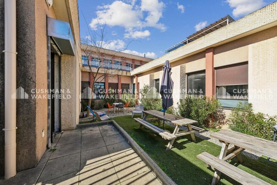 Office in Marseille for sale - Building Photo - Image 3 of 15