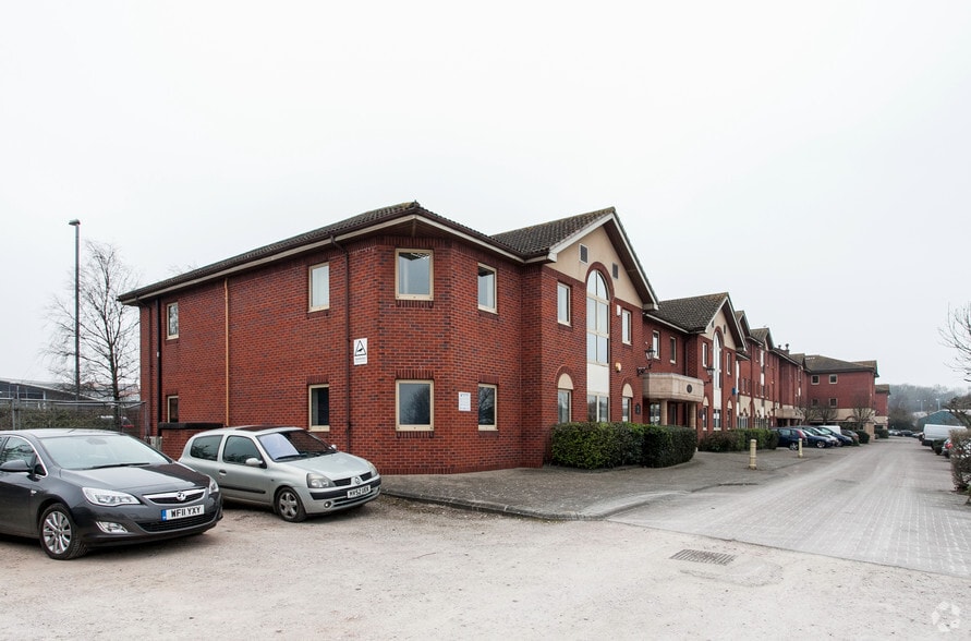 Harrier Way, Exeter to rent - Building Photo - Image 2 of 2