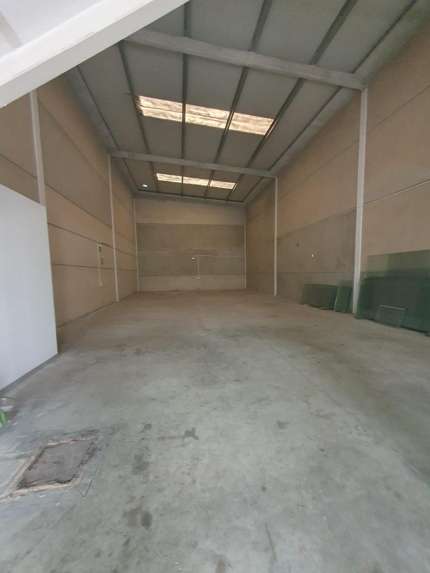 Industrial in Camas, Sevilla to rent Interior Photo- Image 1 of 5