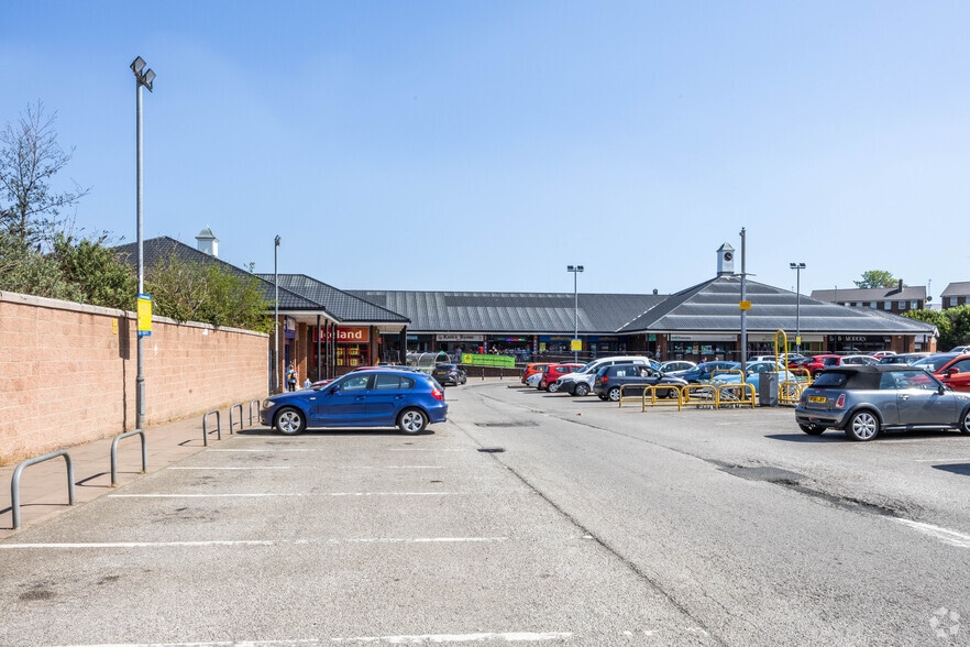 Portsmouth Rd, Sunderland to rent - Building Photo - Image 2 of 2