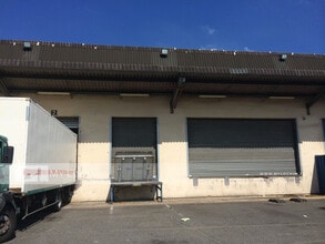 49 Route Principale Du Port, Gennevilliers to rent Building Photo- Image 2 of 9