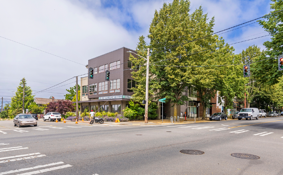 6075 California Ave SW, Seattle, WA for rent - Primary Photo - Image 1 of 13