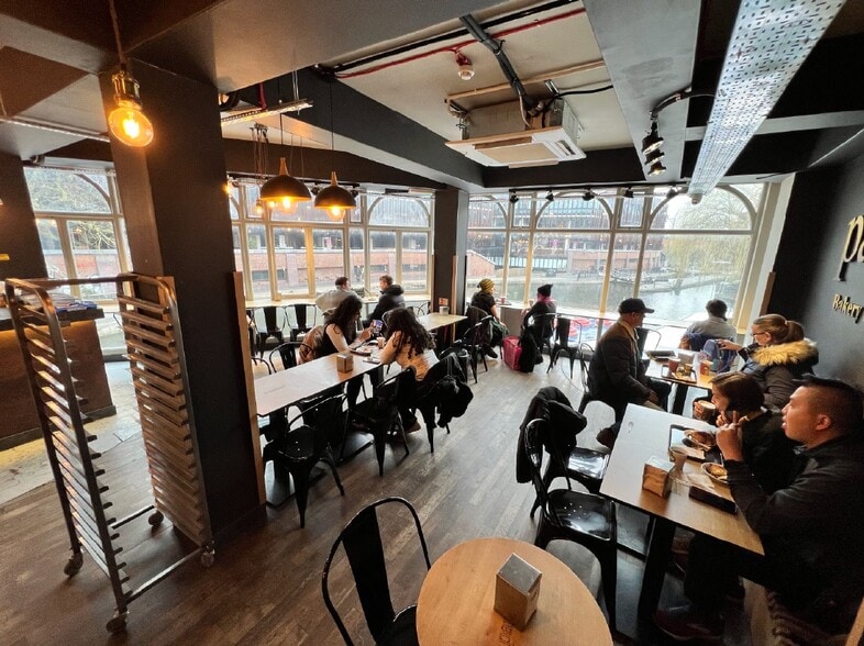 250 Camden High St, London to rent - Building Photo - Image 3 of 6