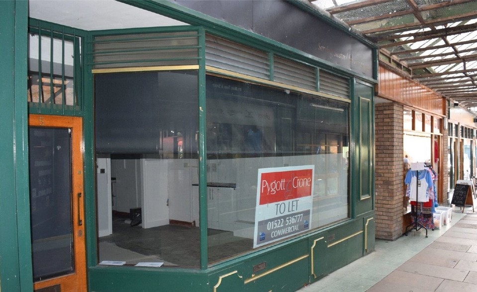 5 Bristol Arcade, Sleaford for sale - Building Photo - Image 1 of 1