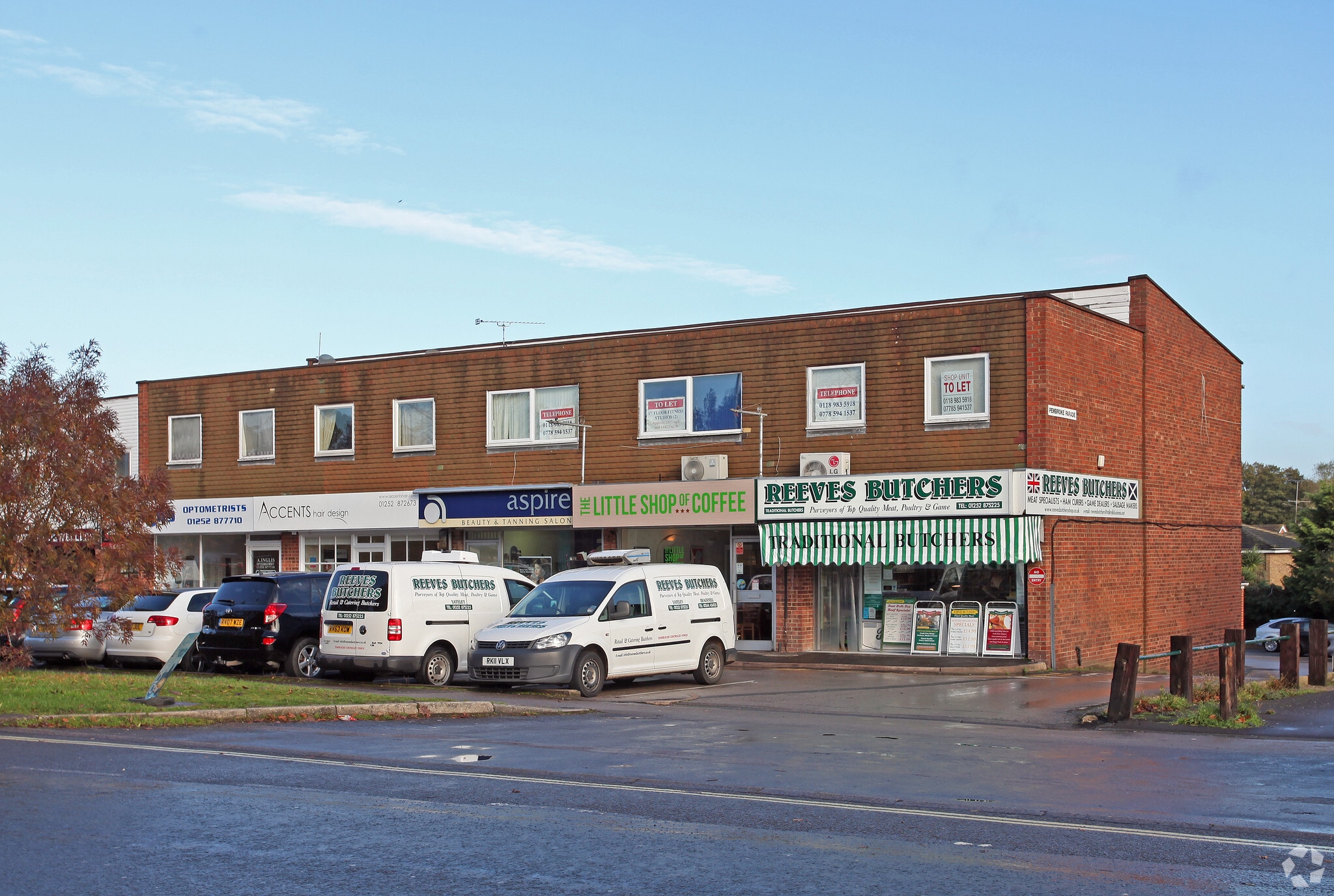 70-76 Reading Rd, Yateley for sale Primary Photo- Image 1 of 1