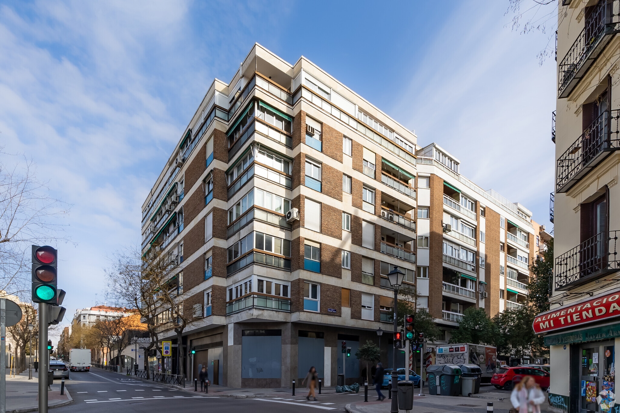 Retail in Madrid, Madrid to rent Primary Photo- Image 1 of 3