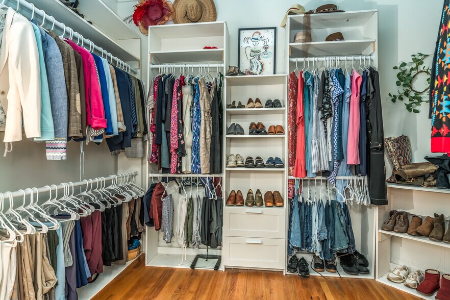 401 E Bridge St, Wetumpka, AL 36092 The Big Fish House UK