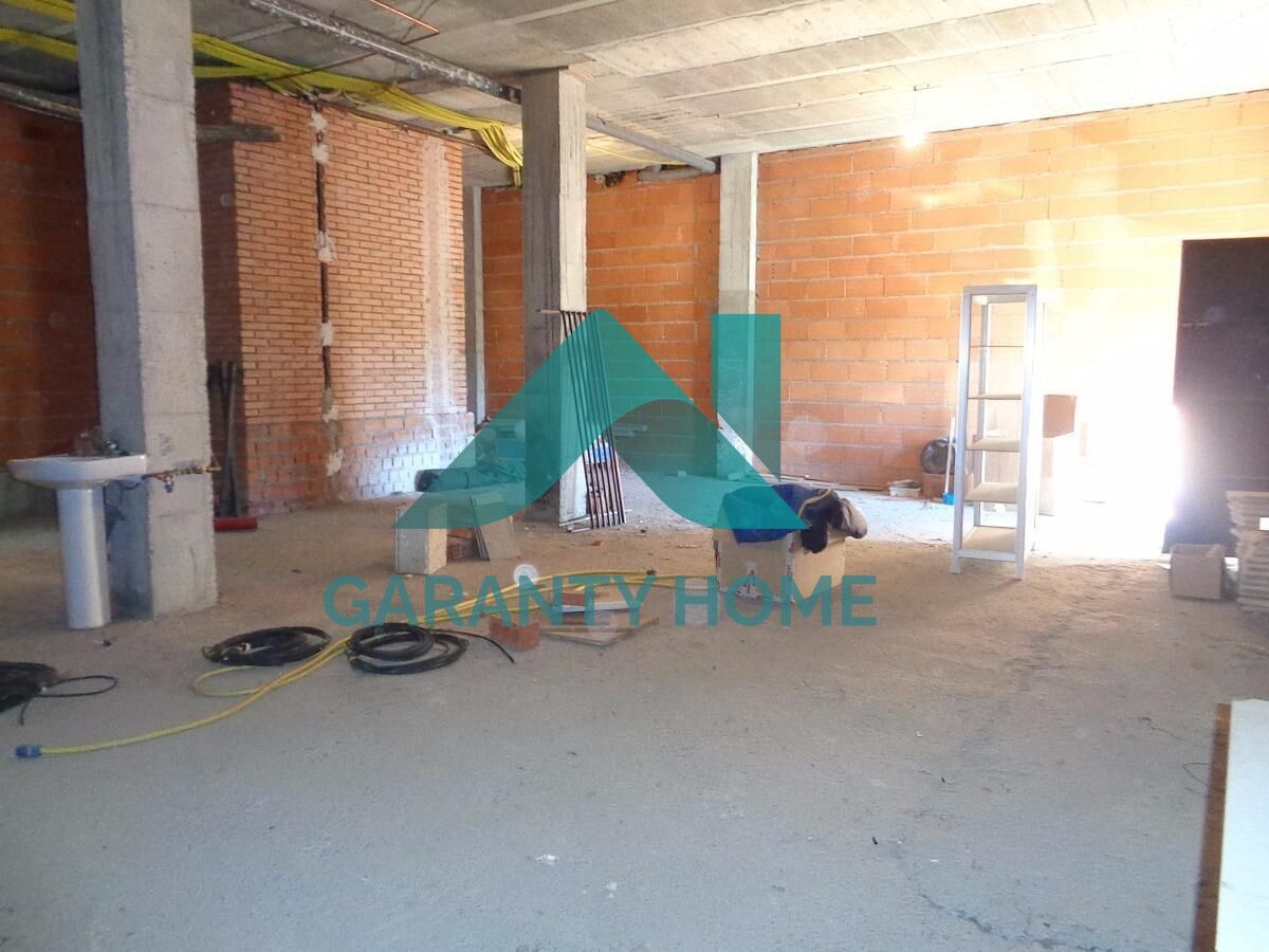 Retail in Cáceres, Cáceres to rent Interior Photo- Image 1 of 3