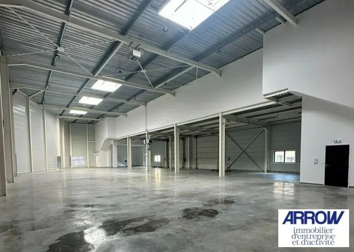 Location Local d'activités 260 m² à 9 766 m² - Photo 1