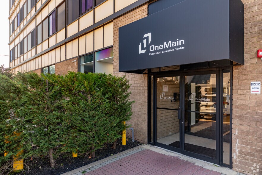 1 Main St, Eatontown, NJ to rent - Building Photo - Image 2 of 17