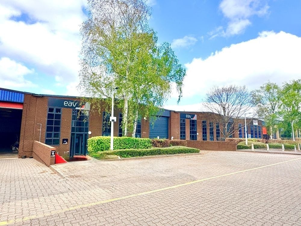 Wates Way, Banbury to rent Building Photo- Image 1 of 7