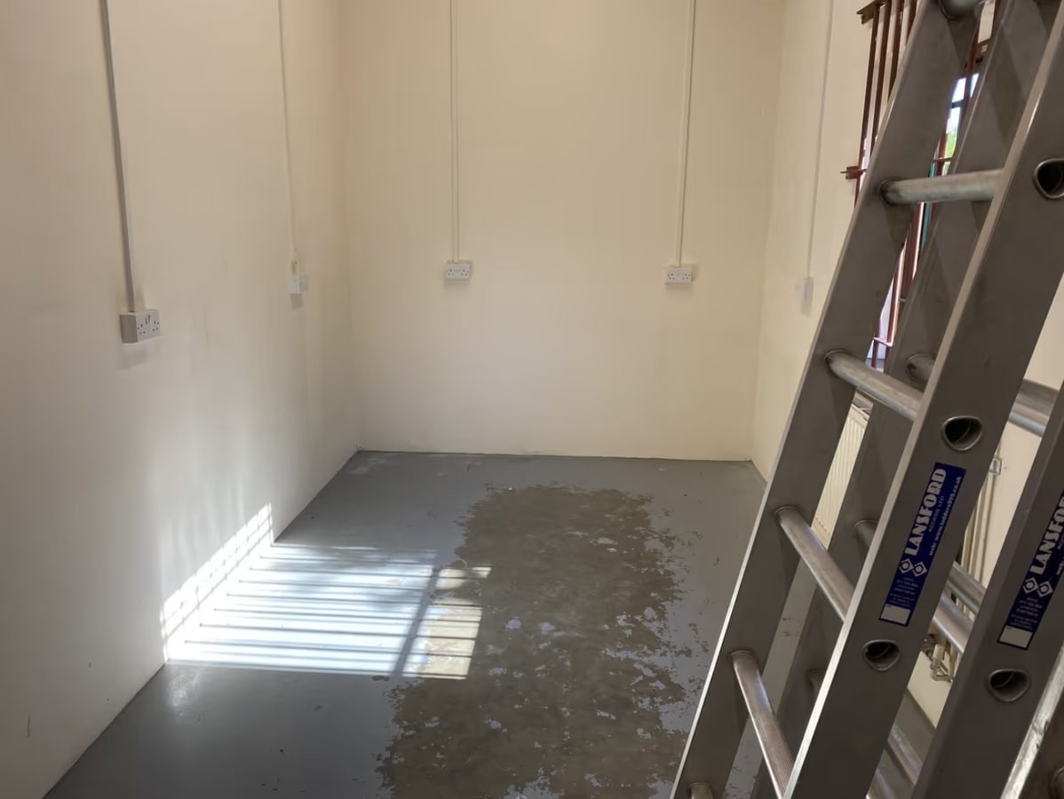 Old Swan Ln, Hailsham, ESX BN27 2BY - Unit 8 -  - Interior Photo - Image 1 of 5