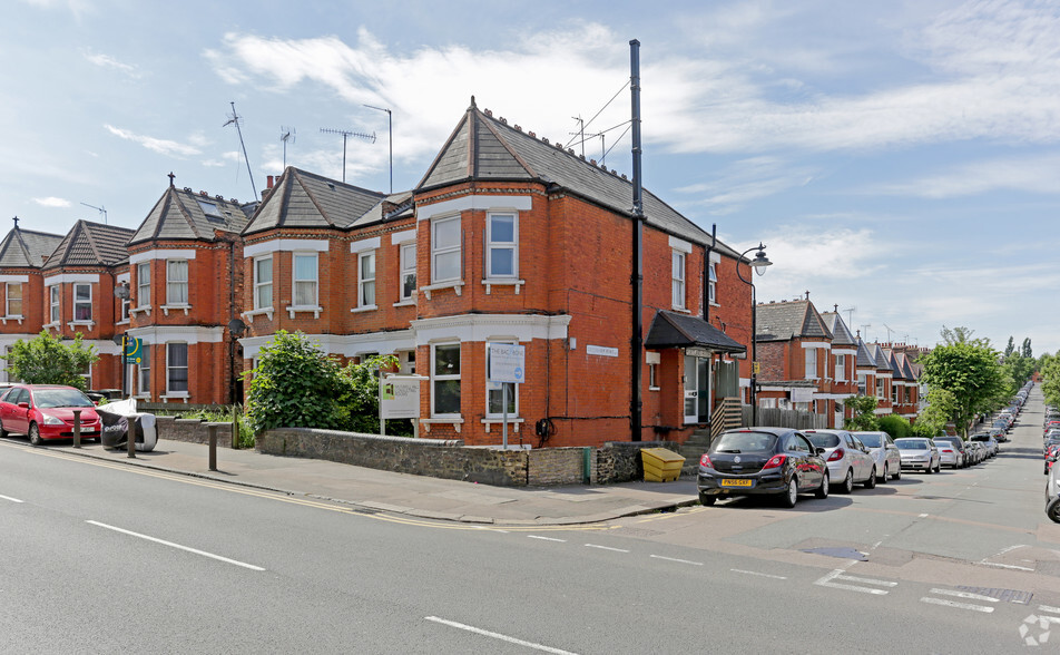 51 Colney Hatch Ln, London for sale - Primary Photo - Image 1 of 1