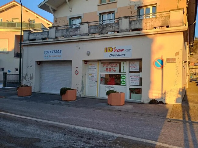 Location Commerce 135 m²