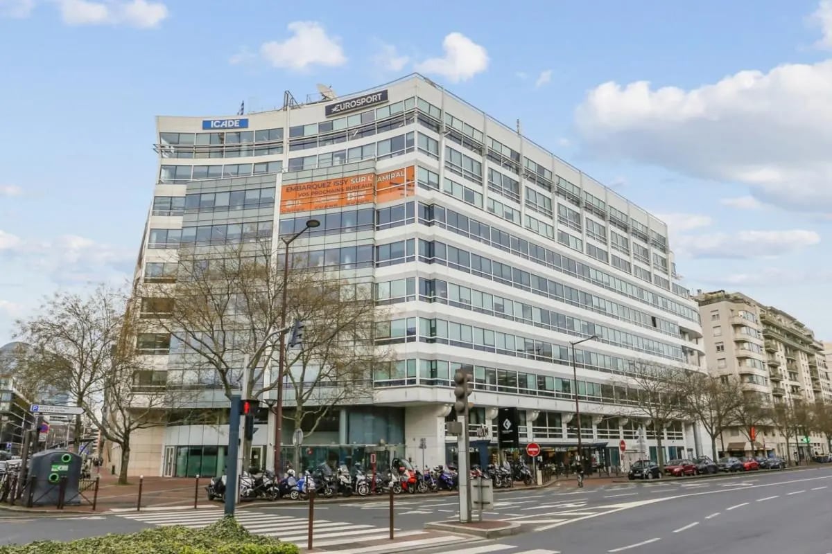 Office in Issy-les-Moulineaux to rent Building Photo- Image 1 of 24