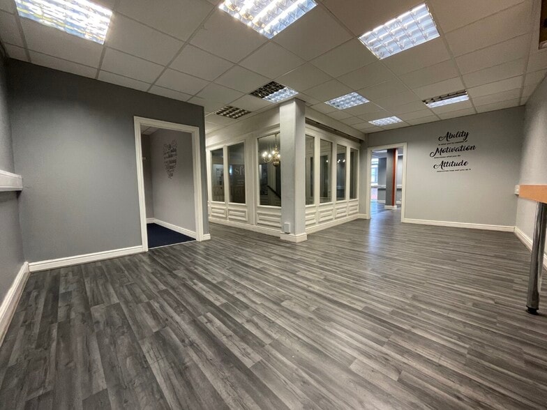 7-25 Sayers Ln, Tenterden to rent - Building Photo - Image 2 of 37