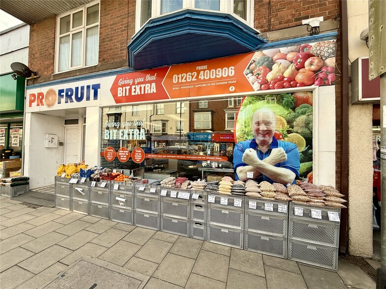 9 Prospect St, Bridlington to rent - Building Photo - Image 2 of 2