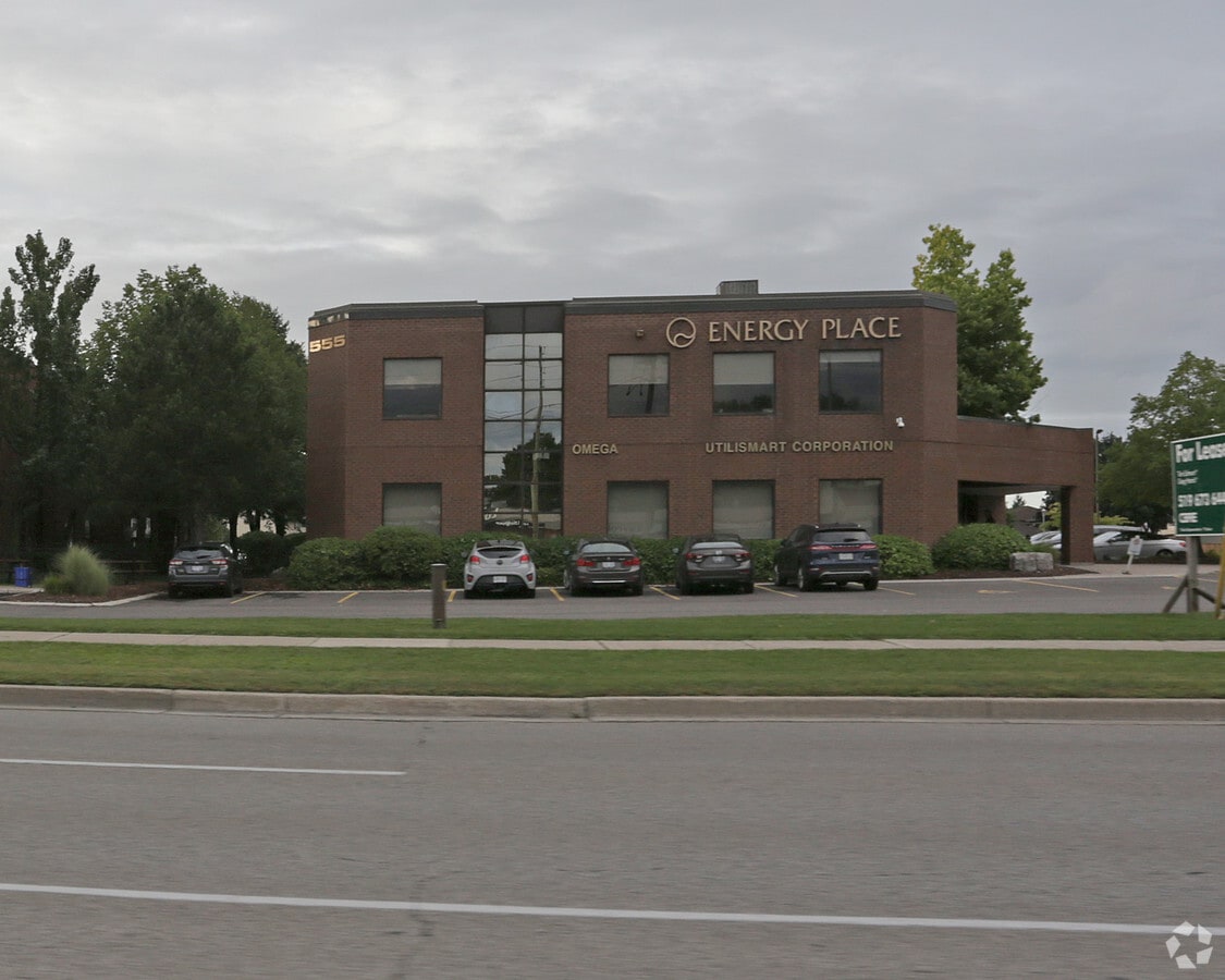 555 Southdale Rd E, London N6E 1A2 UK