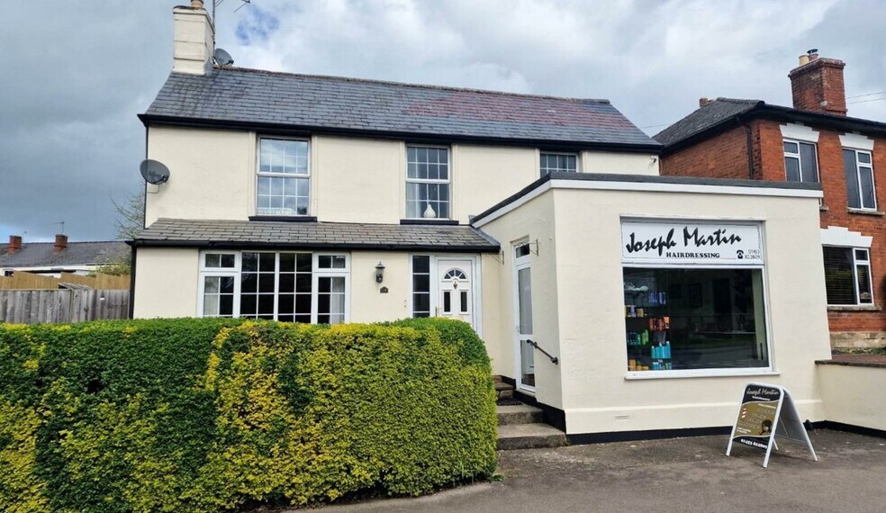 54 Bath Rd, Stonehouse for sale - Primary Photo - Image 1 of 1