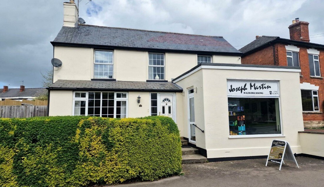 54 Bath Rd, Stonehouse for sale Primary Photo- Image 1 of 1