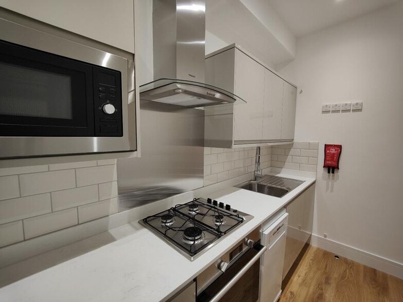 3 Paxton Pl, London to rent - Building Photo - Image 2 of 4