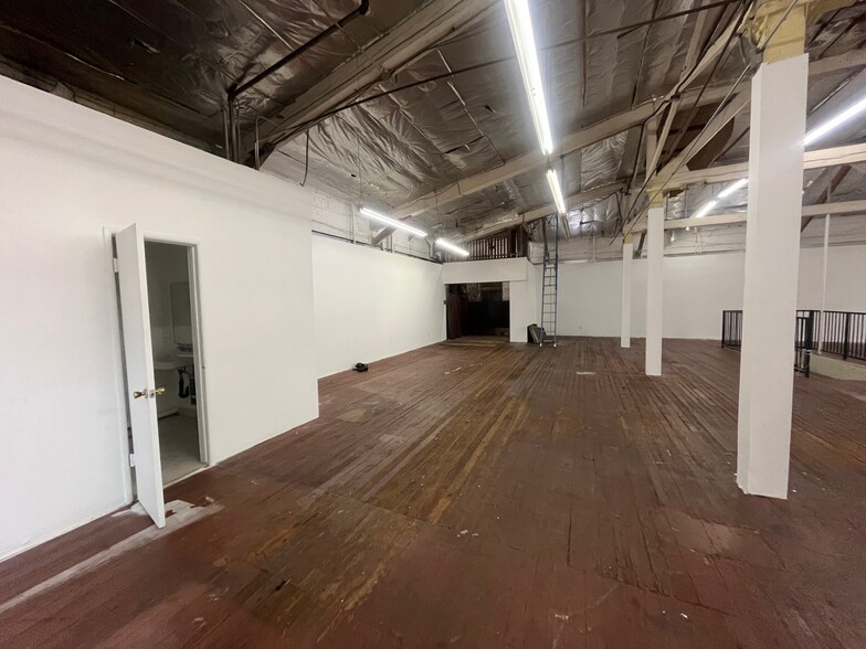 809-811 S Los Angeles St, Los Angeles, CA for rent - Building Photo - Image 2 of 9