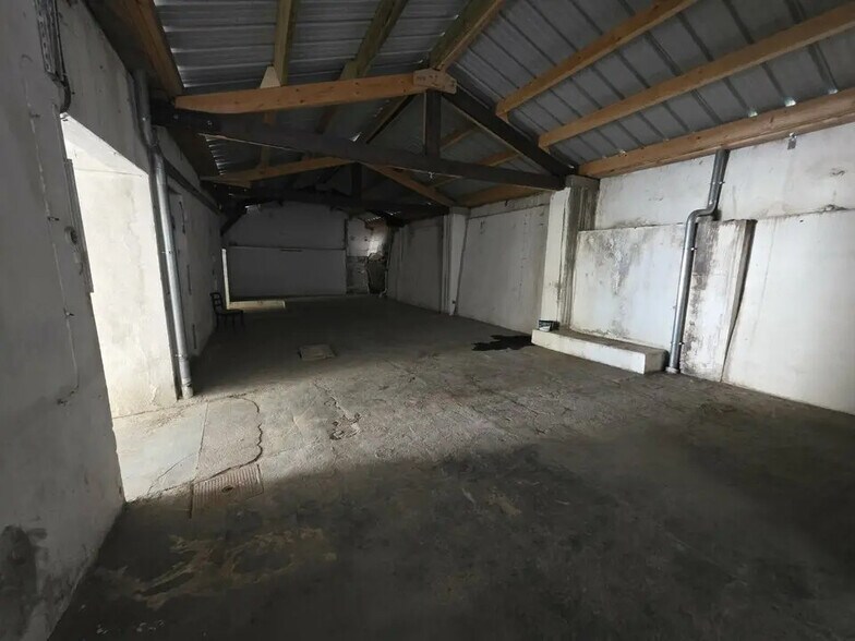 Industrial in Nice for sale - Interior Photo - Image 2 of 5