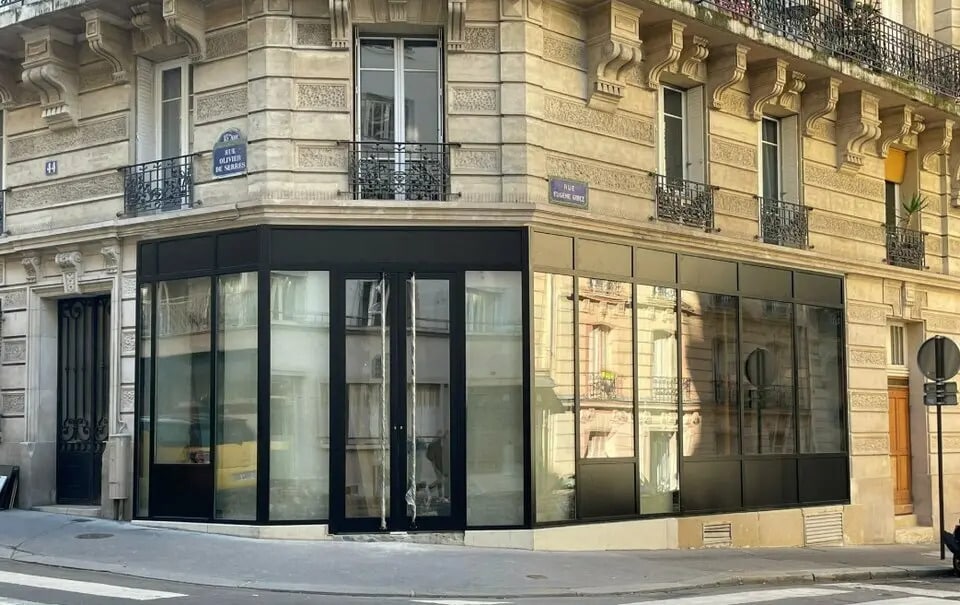 Retail in Paris for sale Building Photo- Image 1 of 6