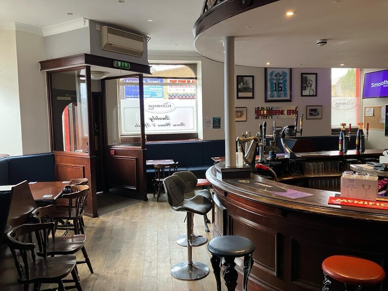 128 Alexander St, Dundee for sale - Interior Photo - Image 2 of 5