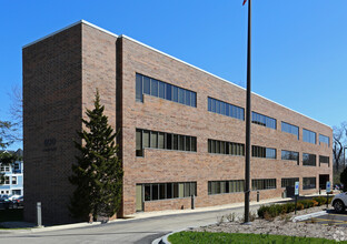 608 S Washington St, Naperville, IL for rent Building Photo- Image 1 of 2