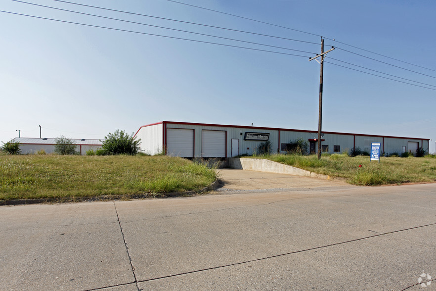 1615 Frisco Ave, Chickasha, OK for sale - Primary Photo - Image 1 of 1