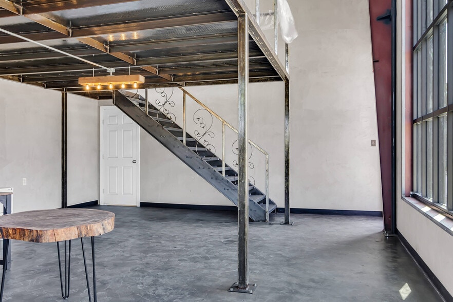 2219 Brooks St, Houston, TX for sale - Building Photo - Image 1 of 1