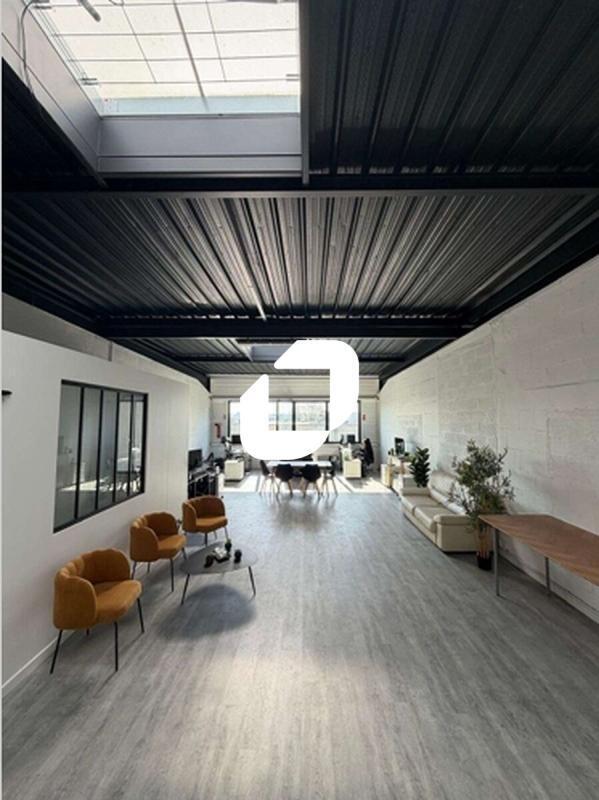 Light Industrial in Neuilly-Plaisance to rent Interior Photo- Image 1 of 12