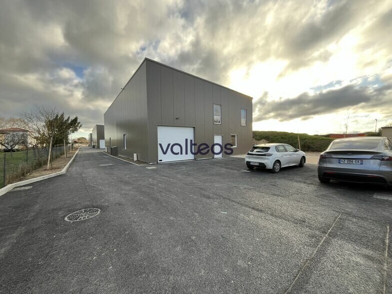Light Industrial in Labarthe-sur-Lèze for sale - Building Photo - Image 1 of 6