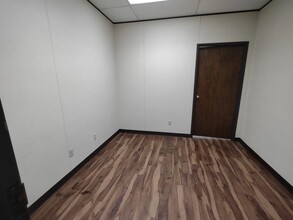 1800 Teague Dr, Sherman, TX for rent Interior Photo- Image 2 of 3