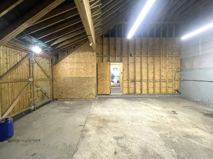 Unit 1 Brocas Lands, Pitfield Ln, Silchester to rent Interior Photo- Image 1 of 1