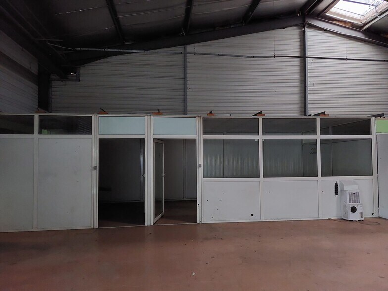 Industrial in La Seyne-sur-Mer to rent - Interior Photo - Image 3 of 6