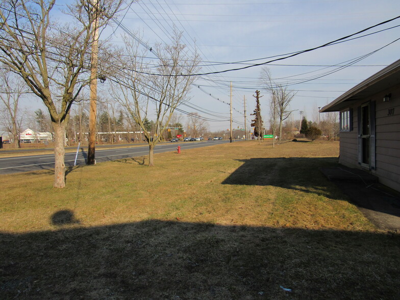 309 Route 33, Manalapan, NJ for sale - Building Photo - Image 1 of 8