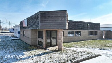 2122 E Hemphill Rd, Burton, MI for sale Building Photo- Image 1 of 37