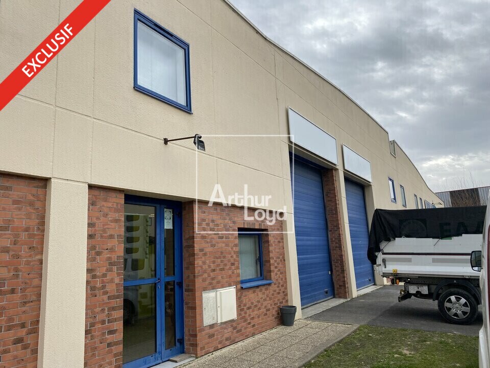Light Industrial in Moissy-Cramayel to rent Building Photo- Image 1 of 5