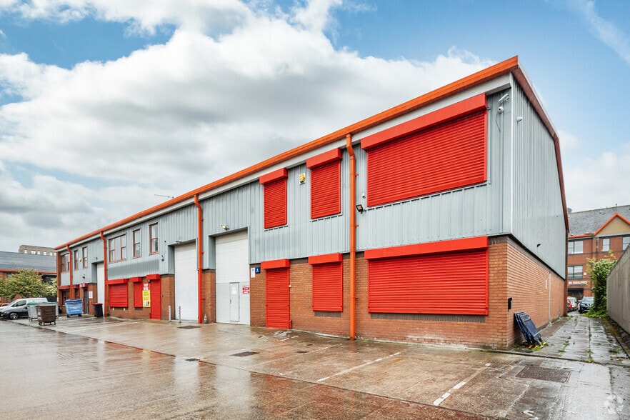 Waters Edge, Salford to rent - Building Photo - Image 3 of 5
