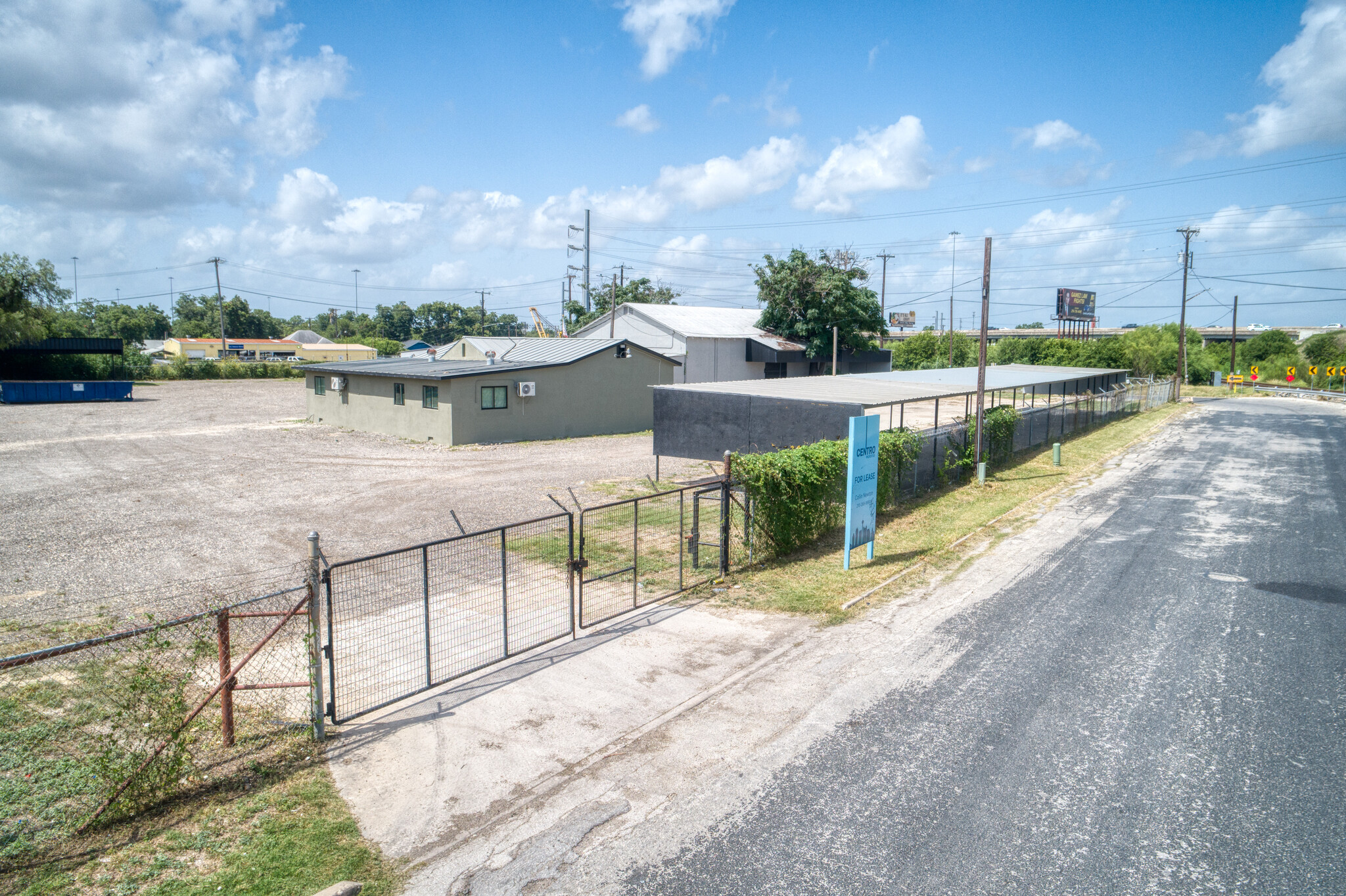 1402 Hoefgen Ave, San Antonio, TX for rent Building Photo- Image 1 of 4