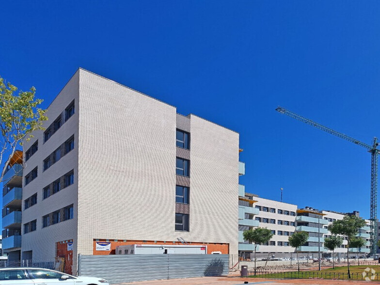 Calle Valle del Bustarviejo, 10, Torrejón De Ardoz, Madrid for sale - Building Photo - Image 3 of 3