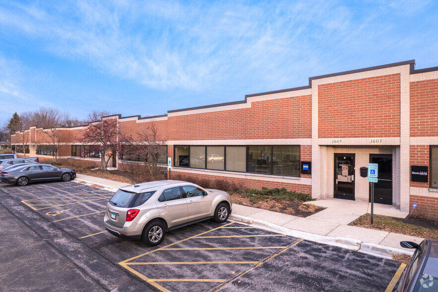 1530-1558 Barclay Blvd, Buffalo Grove, IL for rent - Building Photo - Image 1 of 33